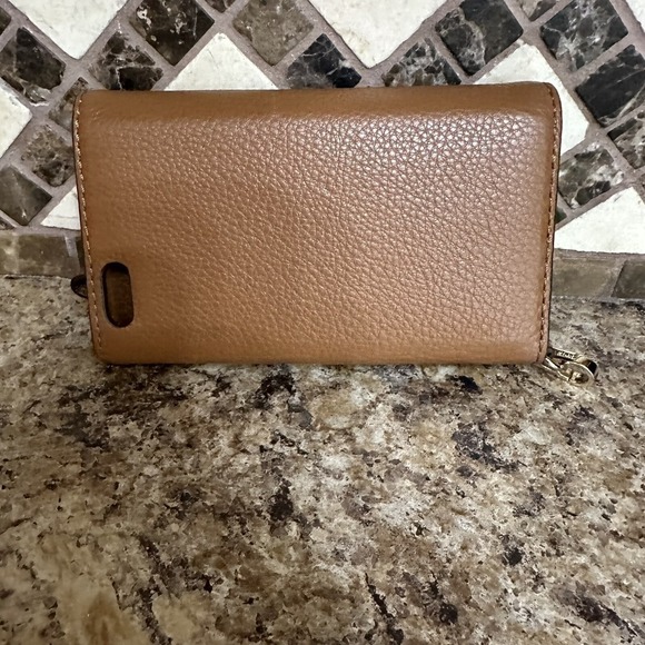 Michael Kors Light Brown Leather Zip Around Wristlet for I-Phone 6 Wallet - Picture 2 of 7